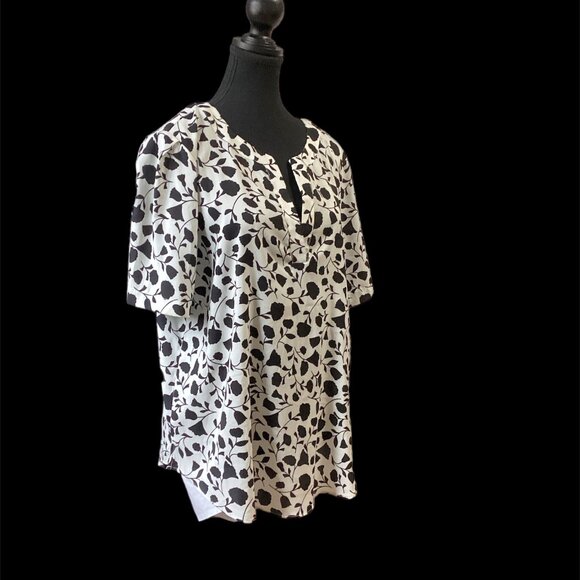 Ann Taylor Black and White Top - Size L - Picture 1 of 3